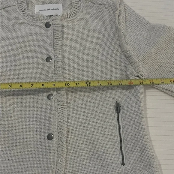 cupcakes & cashmere Gray - Beige Textured Blazer - Picture 7 of 9